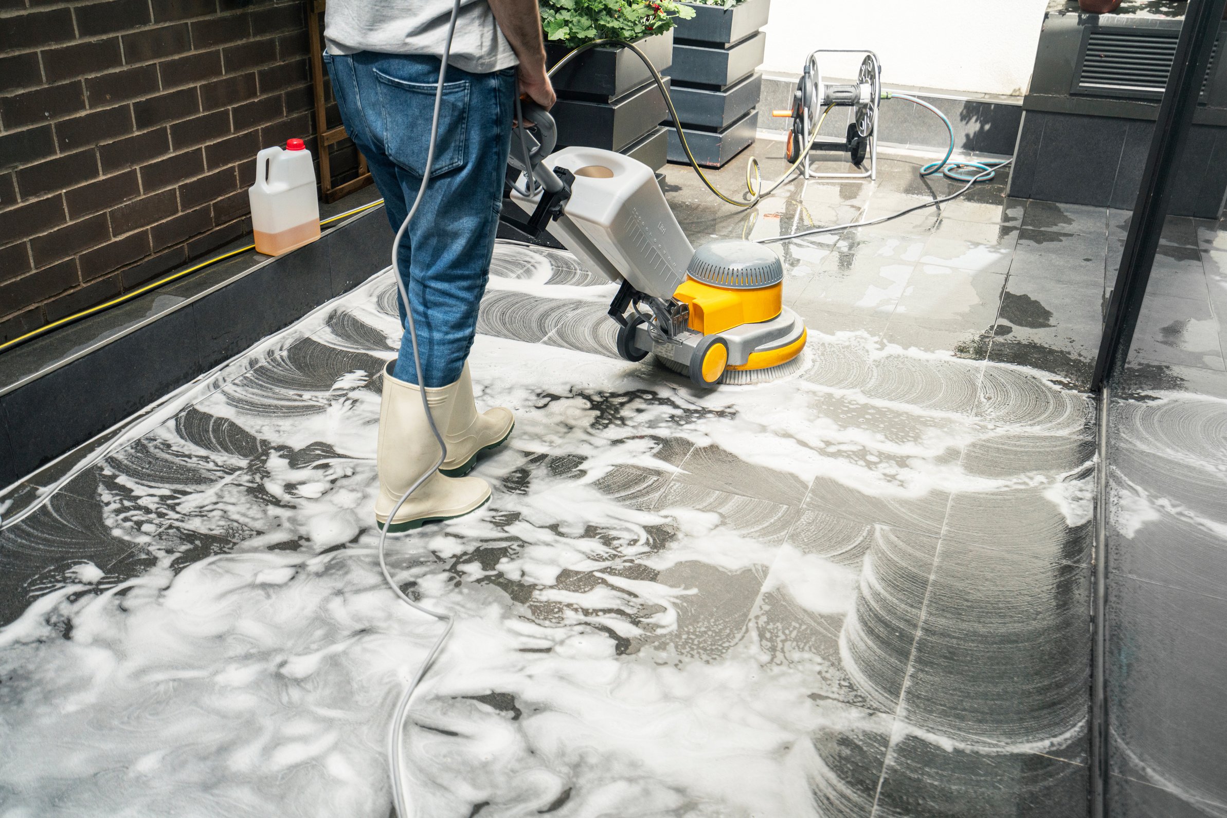 Machine floor washing